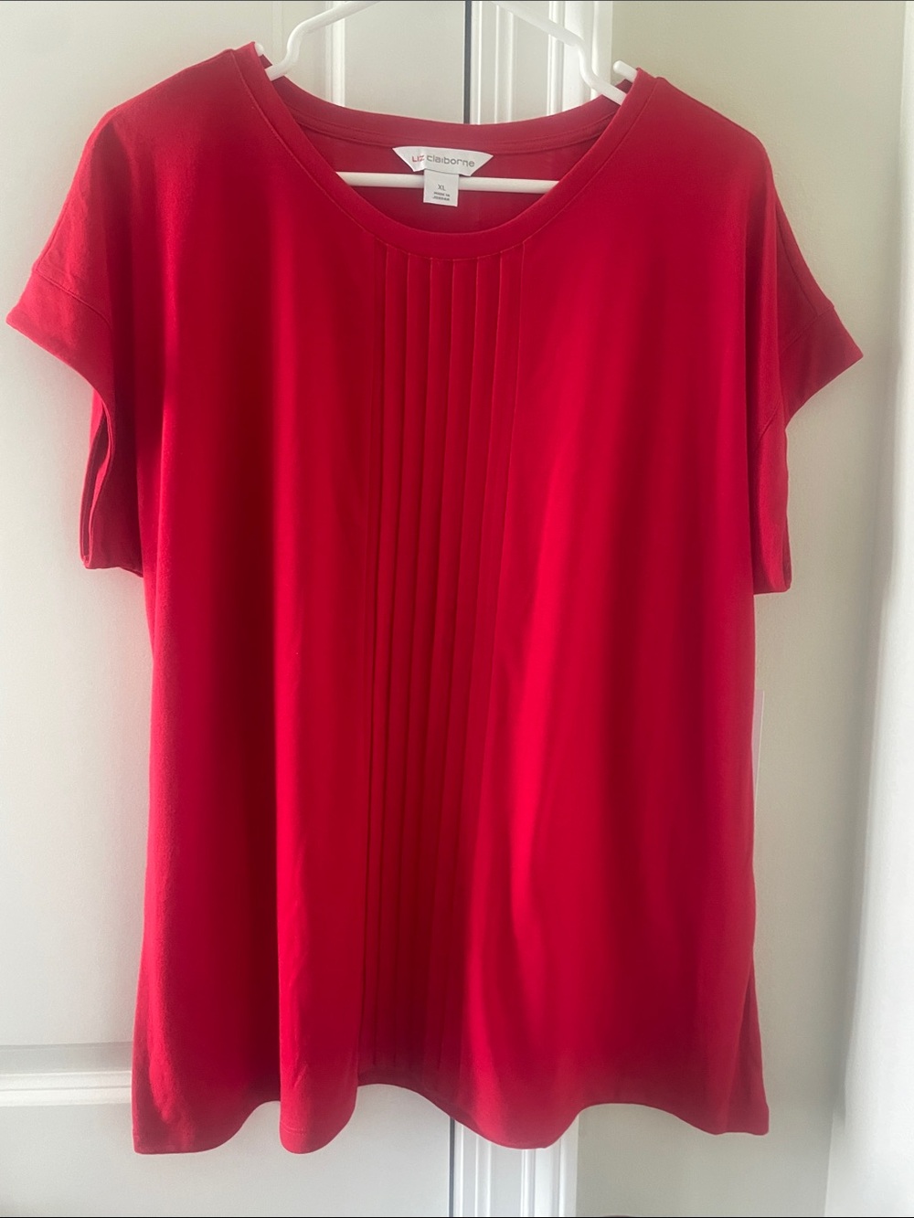 Liz Claiborne Red Short Sleeve Pleated Front Tee